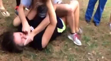 Brutal girls Cat Fight girl fight - VIDEO