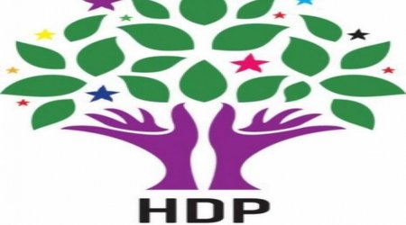 Türkiyədə partiya funksionerinin boğazını kəsdilər - VİDEO