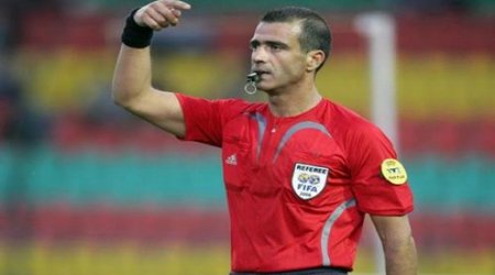 Hakimi döydülər, çempionat dayandırıldı