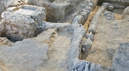 Incredible 10th century Israeli estate and fountain - PHOTO