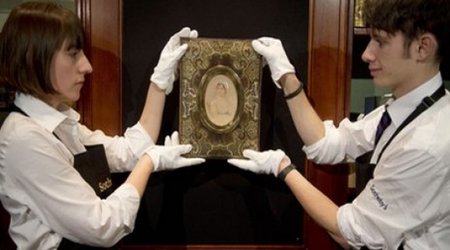 Rare painting of Jane Austen to be sold at auction - PHOTO