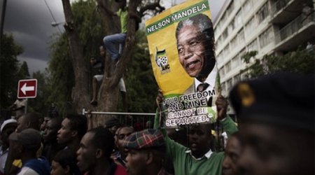 Thousands more to view Nelson Mandela's body in Pretoria