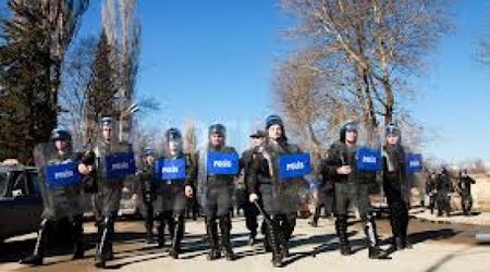 Azeri court jails two for provoking Ismayilli riots