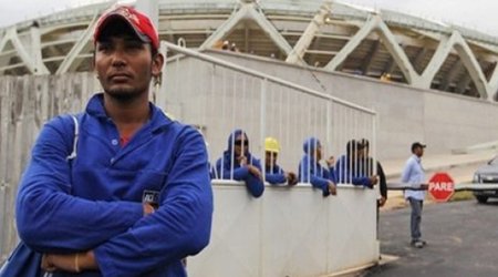 Brazil World Cup 2014: Builders strike at Amazon stadium