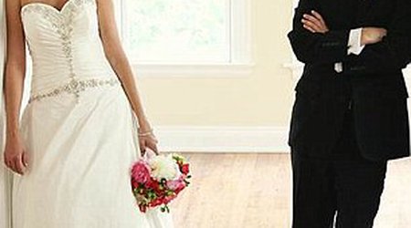 Widowed husband recreates wedding album - PHOTO