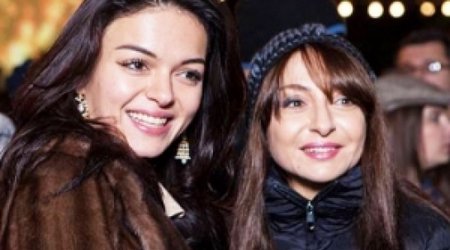 Nargiz Pashayeva attends New Year fair in Baku - PHOTO
