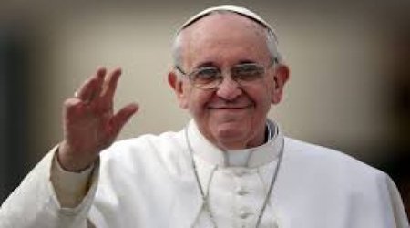 Pope Francis urges aid access to Syria in Christmas speech