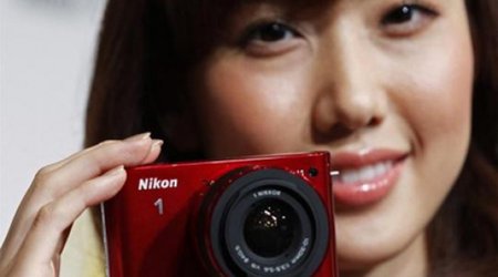 Japan mid-tier camera makers face shakeout as smartphones shatter mirrorless hopes