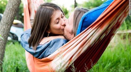 8 health benefits of kissing