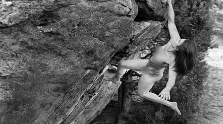 Bare women climb mountains all over the world for 'Stone Nudes' calender - PHOTO