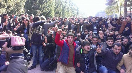 Police break up demonstration at Baku State University - PHOTO