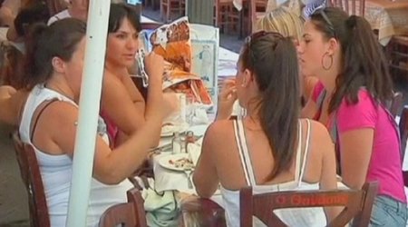 More tourists help Greece achieve current account surplus