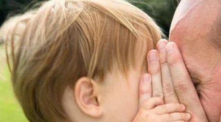 Child health problems 'linked to father's age'