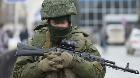 Ukraine crisis: 'Russians occupy' Crimea airports