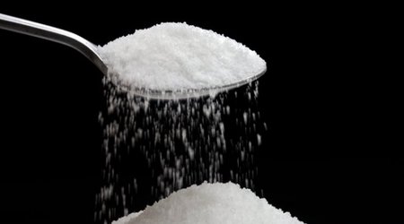 WHO: Daily sugar intake 'should be halved'