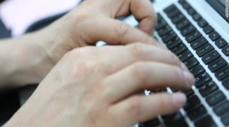 Twitter posts land 2 Saudi men in prison