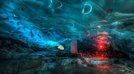 Stunning photos from inside the two-year-old Alaskan ice cave - PHOTO