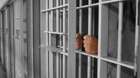 Azerbaijan agrees to hand over 100 prisoners to Iran