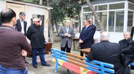 Mollazade meets voters in Baku’s Nasimi district