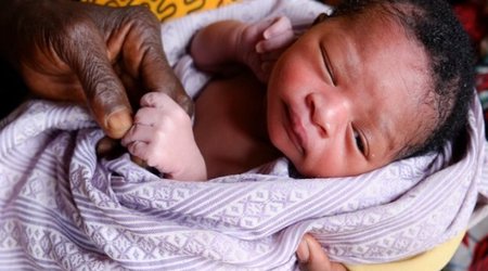 Pre-pregnancy diet 'permanently influences baby's DNA'