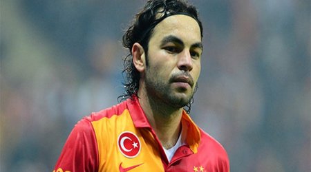 Qalatasaraylı futbolçuya azarkeşlər tərəfindən hörmətsizlik - Foto