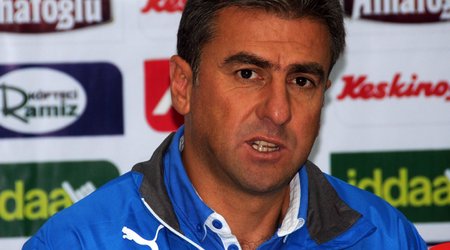 “Qalatasaray”  yeni baş məşqçisi ilə müqavilə imzaladı