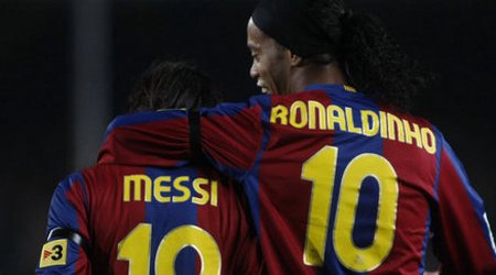 Ronaldinyo: "Baş məşqçidən Messinin əsas heyətə gətirilməsini xahiş etdik"