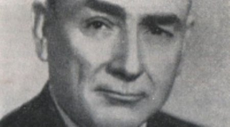 Siyasi İdarə rəisi, tarixi romanlar ustası