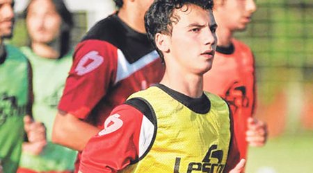 Türklər azərbaycanlı futbolçunu geri göndərdi