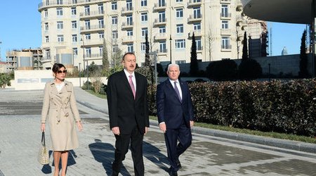Ильхам Алиев посетил офисное здание «Baku White City»