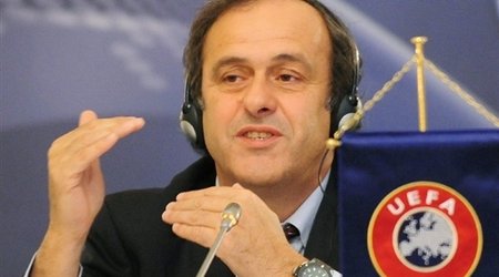 Platini: "Futbolçulara ağ kart da göstərilsin"
