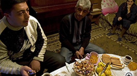 Armenia: as ruble tanks, Yerevan asks Santa for economic boost