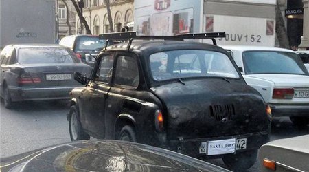 Bakıda qəribə maşın