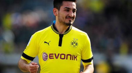 Borussiya"dan türk futbolçuya xəbərdarlıq