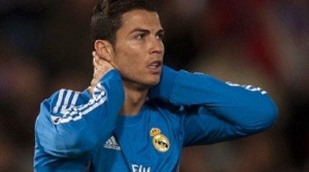 Ronaldo meydandan qovuldu