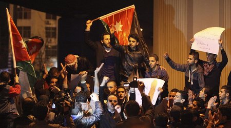 Thousands gather in Jordan to demand blood
