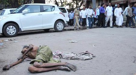 Health minister ignores dying man lying outside hospital