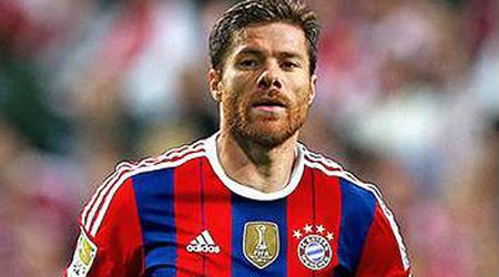 Xavi Alonso yubiley matçına çıxdı