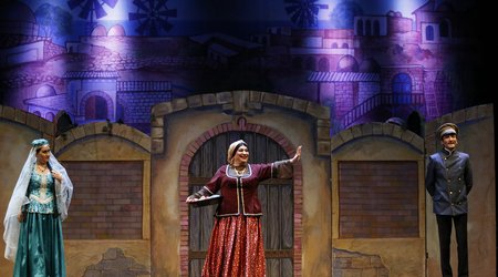 Musiqili Teatra kollektiv sifarişlər gəlir - Fotolar