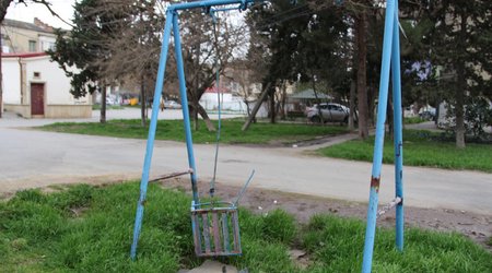 Körpələrə həsrət kədərli karusellər - FOTOLAR