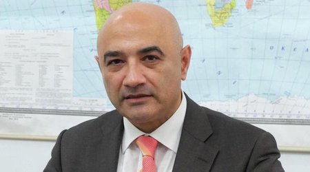 Bizim Qonaq: "Azərbaycan telekanalları bir-birini təkrar edir" - Tofiq Abbasov