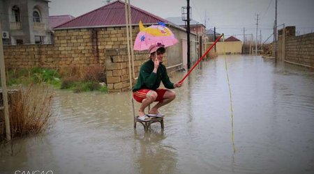 Бинагади остался под водой