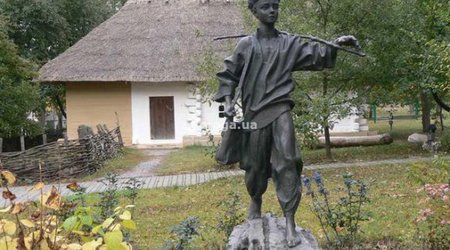 Taras Şevçenkonun heykəli oğurlandı