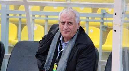 Ermənistan millisinin baş məşqçisi istefa verdi