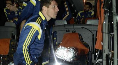 “Fenerbahçe” komandasının avtobusuna silahlı hücum