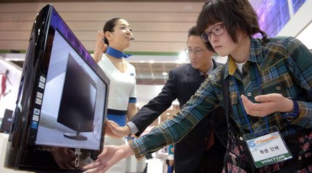 Samsung profit beats estimates with demand rising for its chips and displays