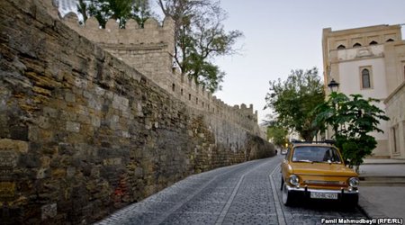 Macar rejissor “Can Bakı” söylədi