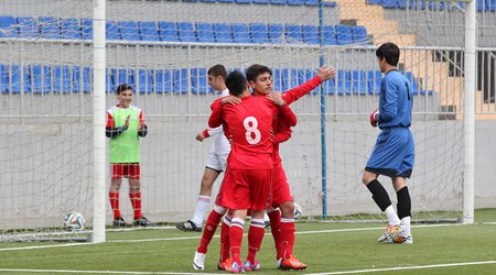 Сборная Азербайджана стала первой