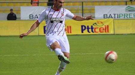 Mahir Şükürov "Karşıyaka" ilə müqaviləni ləğv etdi
