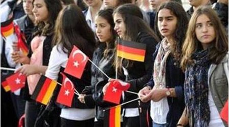 Turks in Germany criticize Armenian 'genocide' motion